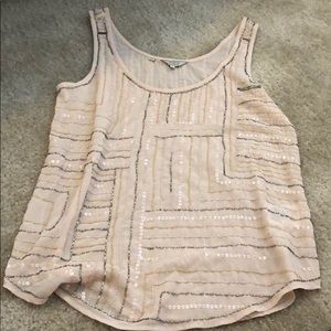 Beautiful detailed pink Guess top! Size small